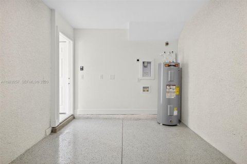 Villa ou maison à vendre à Lehigh Acres, Floride: 3 chambres, 113.53 m2 № 2041886 - photo 27