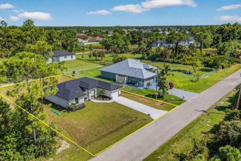 Villa ou maison à vendre à Lehigh Acres, Floride: 3 chambres, 113.53 m2 № 2041886 - photo 29