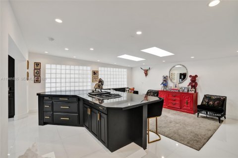 Villa ou maison à vendre à North Miami Beach, Floride: 5 chambres, 317.17 m2 № 2001160 - photo 16