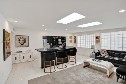 Villa ou maison à vendre à North Miami Beach, Floride: 5 chambres, 317.17 m2 № 2001160 - photo 14