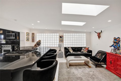Villa ou maison à vendre à North Miami Beach, Floride: 5 chambres, 317.17 m2 № 2001160 - photo 17