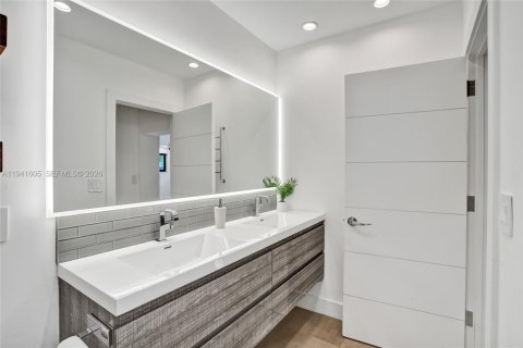 Villa ou maison à vendre à North Miami Beach, Floride: 5 chambres, 317.17 m2 № 2001160 - photo 29