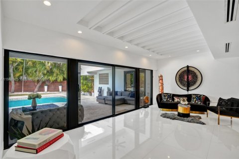 Villa ou maison à vendre à North Miami Beach, Floride: 5 chambres, 317.17 m2 № 2001160 - photo 5