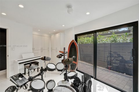 Villa ou maison à vendre à North Miami Beach, Floride: 5 chambres, 317.17 m2 № 2001160 - photo 22
