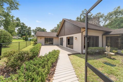 House in Ocala, Florida 4 bedrooms, 306.21 sq.m. № 1913494 - photo 8