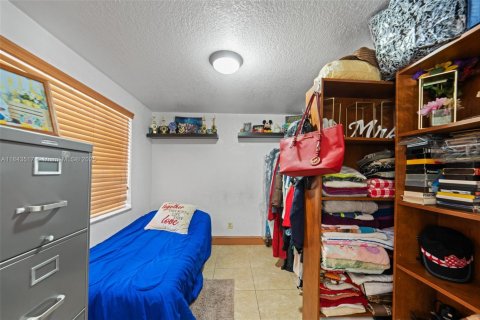House in Miami, Florida 4 bedrooms, 107.95 sq.m. № 1842703 - photo 18
