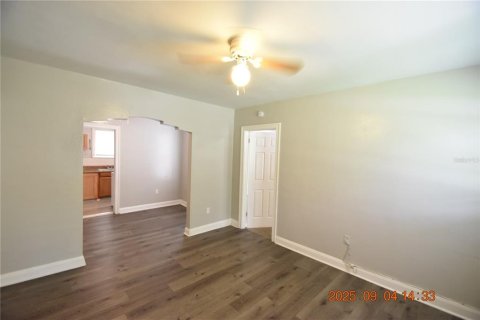 House in Tampa, Florida 3 bedrooms, 76.64 sq.m. № 1906878 - photo 14