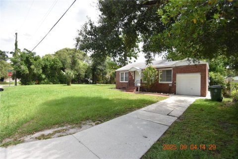 House in Tampa, Florida 3 bedrooms, 76.64 sq.m. № 1906878 - photo 2
