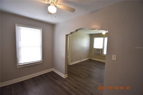 Casa en alquiler en Tampa, Florida, 3 dormitorios, 76.64 m2 № 1906878 - foto 18