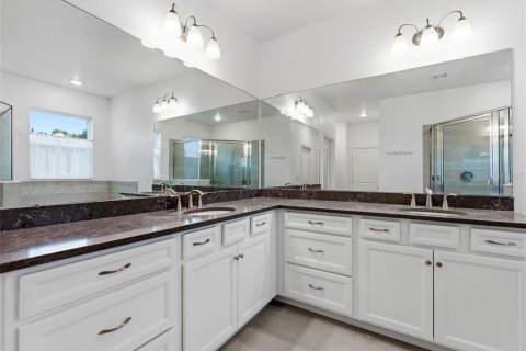 House in Apollo Beach, Florida 4 bedrooms, 211.17 sq.m. № 2210833 - photo 15