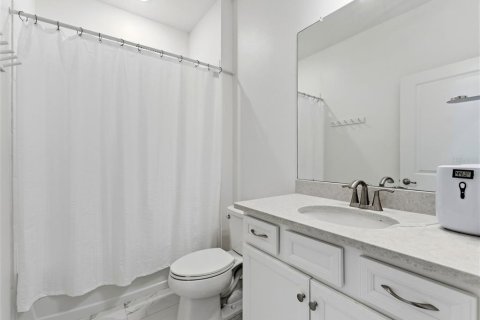 House in Apollo Beach, Florida 4 bedrooms, 211.17 sq.m. № 2210833 - photo 24