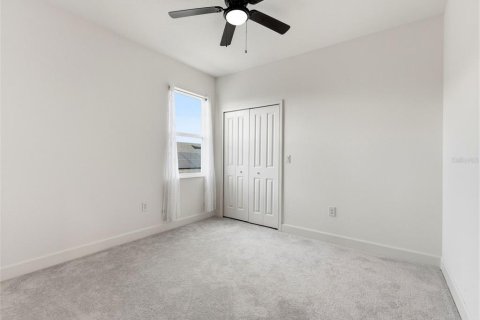 House in Apollo Beach, Florida 4 bedrooms, 211.17 sq.m. № 2210833 - photo 21