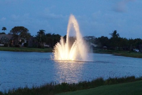 House in Delray Beach, Florida 3 bedrooms, 195 sq.m. № 1092311 - photo 1