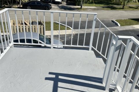 Immobilier commercial à vendre à Hollywood, Floride: 362.5 m2 № 1985261 - photo 3