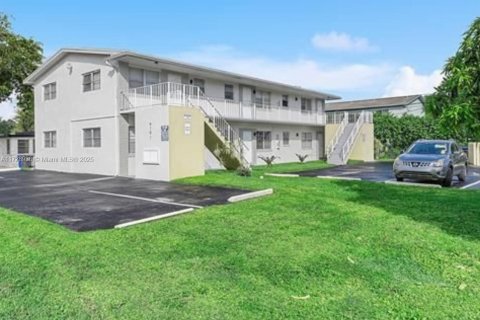 Immobilier commercial à vendre à Hollywood, Floride: 362.5 m2 № 1985261 - photo 1