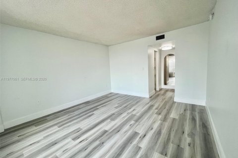 Copropriété à vendre à Miami, Floride: 1 chambre, 56.11 m2 № 2041817 - photo 15