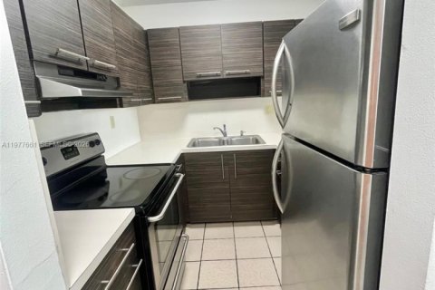 Copropriété à vendre à Miami, Floride: 1 chambre, 56.11 m2 № 2041817 - photo 2