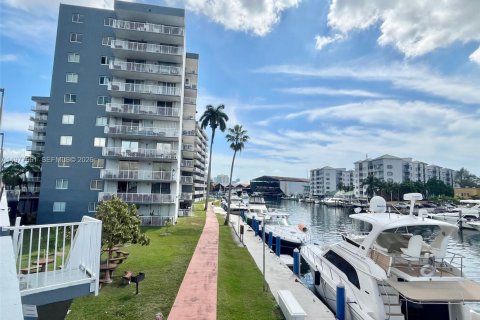 Copropriété à vendre à Miami, Floride: 1 chambre, 56.11 m2 № 2041817 - photo 27