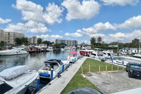 Copropriété à vendre à Miami, Floride: 1 chambre, 56.11 m2 № 2041817 - photo 23
