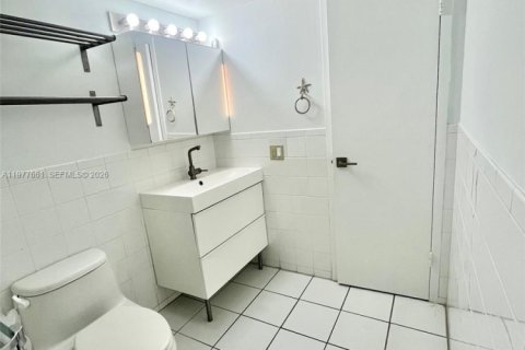 Copropriété à vendre à Miami, Floride: 1 chambre, 56.11 m2 № 2041817 - photo 12