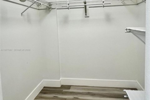 Copropriété à vendre à Miami, Floride: 1 chambre, 56.11 m2 № 2041817 - photo 16