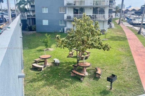 Copropriété à vendre à Miami, Floride: 1 chambre, 56.11 m2 № 2041817 - photo 28