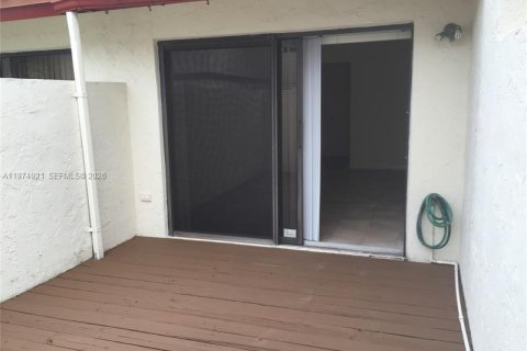Townhouse in Miami, Florida 3 bedrooms, 130.71 sq.m. № 2040447 - photo 5