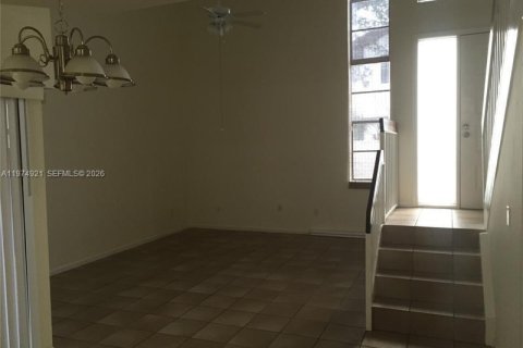 Townhouse in Miami, Florida 3 bedrooms, 130.71 sq.m. № 2040447 - photo 9