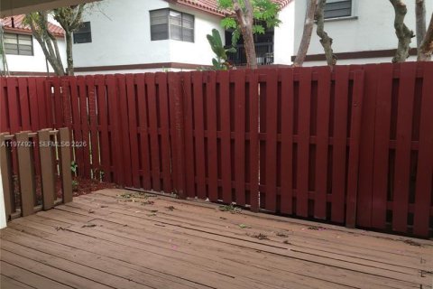 Townhouse in Miami, Florida 3 bedrooms, 130.71 sq.m. № 2040447 - photo 4