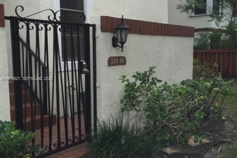 Townhouse in Miami, Florida 3 bedrooms, 130.71 sq.m. № 2040447 - photo 20