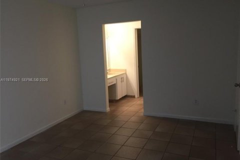 Townhouse in Miami, Florida 3 bedrooms, 130.71 sq.m. № 2040447 - photo 8