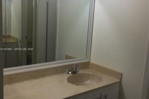 Townhouse in Miami, Florida 3 bedrooms, 130.71 sq.m. № 2040447 - photo 15