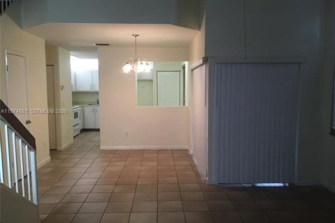 Townhouse in Miami, Florida 3 bedrooms, 130.71 sq.m. № 2040447 - photo 18