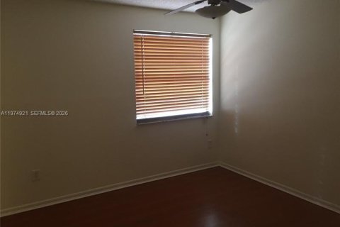 Townhouse in Miami, Florida 3 bedrooms, 130.71 sq.m. № 2040447 - photo 14