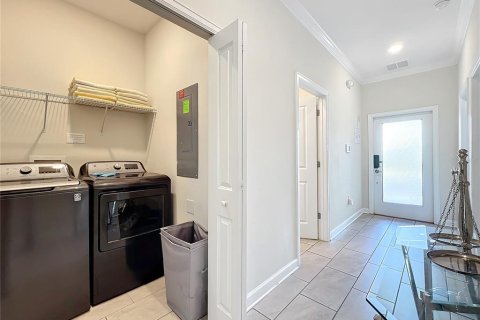 Townhouse in Davenport, Florida 5 bedrooms, 201.32 sq.m. № 1575045 - photo 12