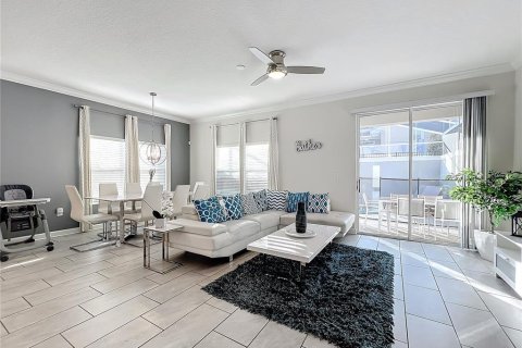 Townhouse in Davenport, Florida 5 bedrooms, 201.32 sq.m. № 1575045 - photo 22