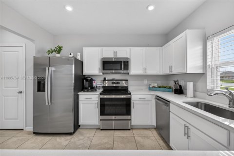 House in St. Lucie, Florida 4 bedrooms, 203.92 sq.m. № 2068160 - photo 17