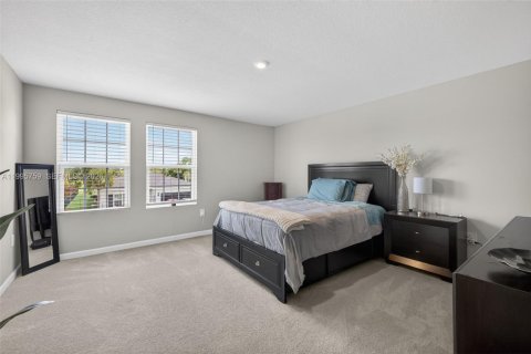 House in St. Lucie, Florida 4 bedrooms, 203.92 sq.m. № 2068160 - photo 22