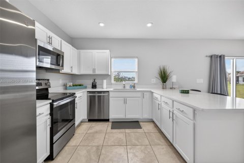 House in St. Lucie, Florida 4 bedrooms, 203.92 sq.m. № 2068160 - photo 16