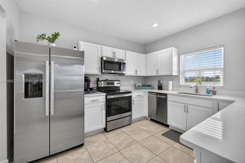 House in St. Lucie, Florida 4 bedrooms, 203.92 sq.m. № 2068160 - photo 15