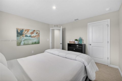 House in St. Lucie, Florida 4 bedrooms, 203.92 sq.m. № 2068160 - photo 28