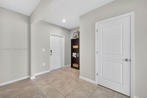 House in St. Lucie, Florida 4 bedrooms, 203.92 sq.m. № 2068160 - photo 4