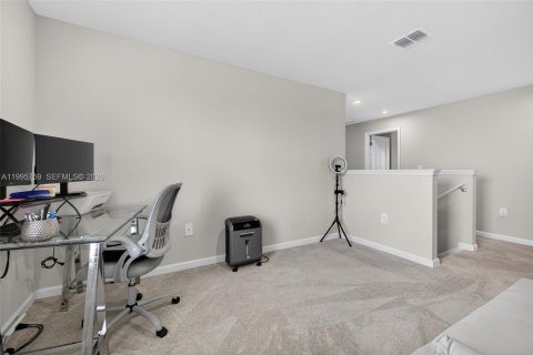 House in St. Lucie, Florida 4 bedrooms, 203.92 sq.m. № 2068160 - photo 21