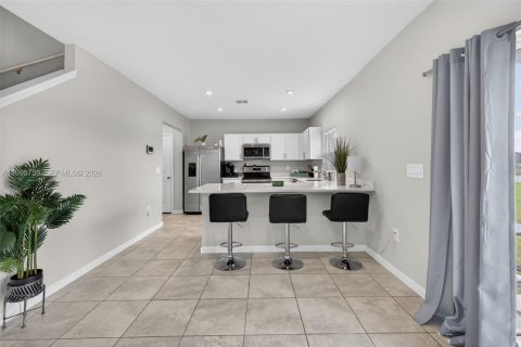 House in St. Lucie, Florida 4 bedrooms, 203.92 sq.m. № 2068160 - photo 12