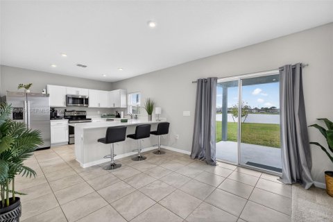 House in St. Lucie, Florida 4 bedrooms, 203.92 sq.m. № 2068160 - photo 13