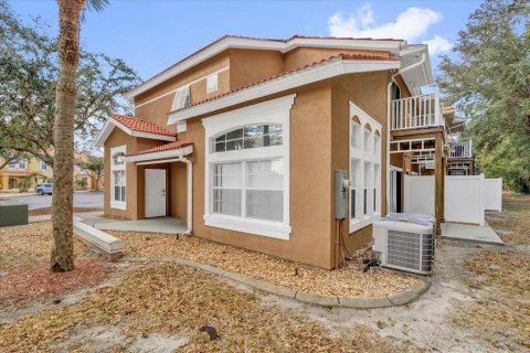 Townhouse in Kissimmee, Florida 4 bedrooms, 152.82 sq.m. № 2375471 - photo 2