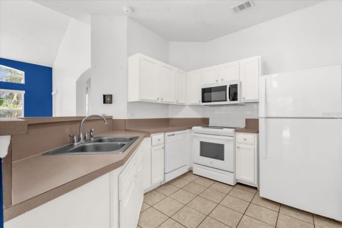 Townhouse in Kissimmee, Florida 4 bedrooms, 152.82 sq.m. № 2375471 - photo 7