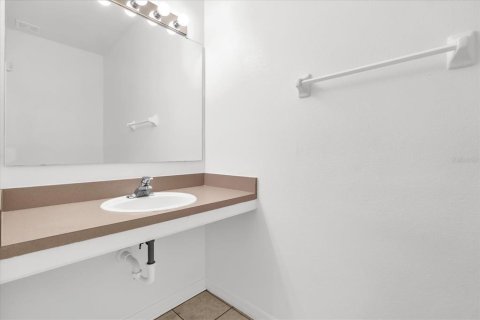Townhouse in Kissimmee, Florida 4 bedrooms, 152.82 sq.m. № 2375471 - photo 22