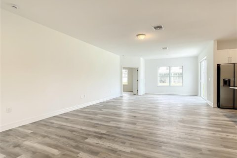 House in North Port, Florida 4 bedrooms, 164.72 sq.m. № 2211155 - photo 15