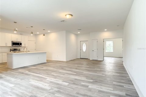 House in North Port, Florida 4 bedrooms, 164.72 sq.m. № 2211155 - photo 14